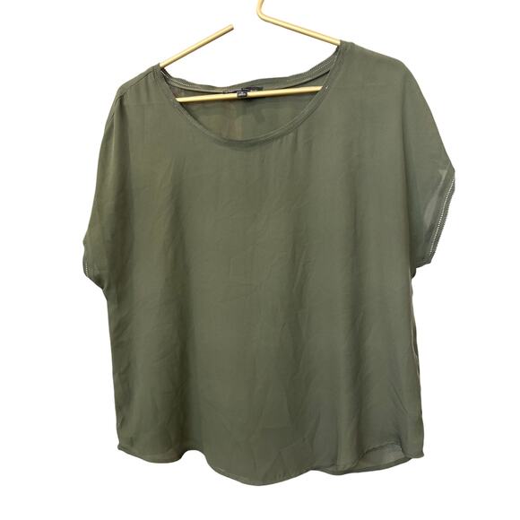 Banana Republic Olive Blouse Cap Sleeve Crew Neck Cutout Detail Poly Size S EUC - Picture 2 of 5